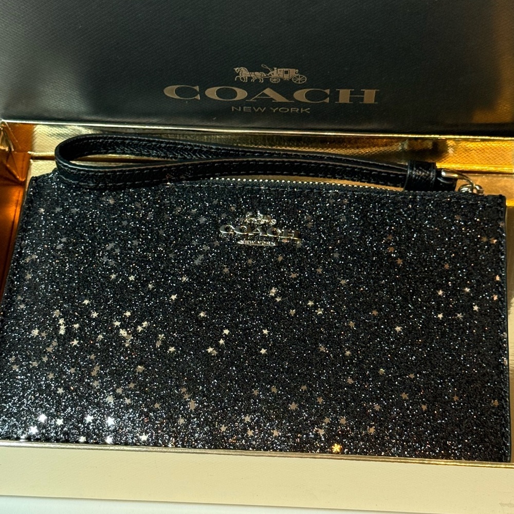 🆕 Coach Black Stars Glitter Wristlet NWT and original box - Picture 4 of 6